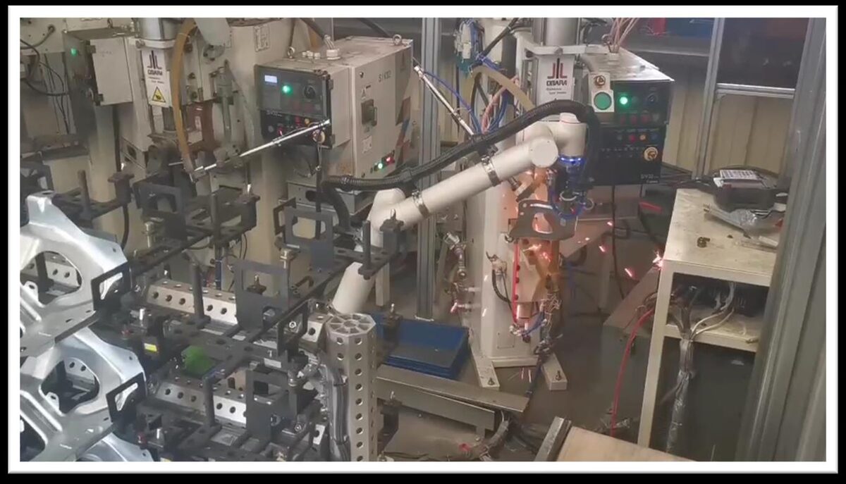 Cobot ITFR su saldatrice a proiezione