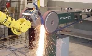 Robot FANUC per smerigliatura automatica componenti acciaio